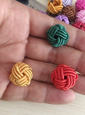 diy编织饰品纽扣结