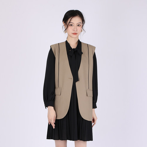WEWE唯唯春春秋新品女装温婉优雅时尚连衣裙套装休闲马甲两件套 - 图0