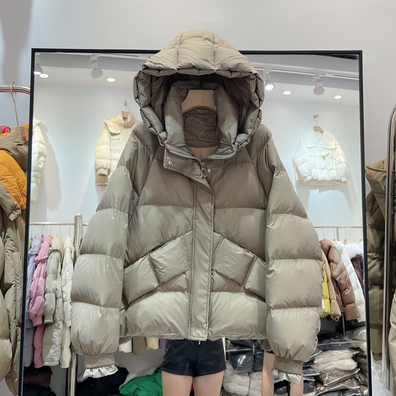 反季设计感羽绒服女短款冬季新款加厚宽松面包服小个子白鸭绒外套
