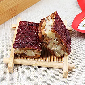 一品玉新疆奶酪枣仁派三重营养零食90g