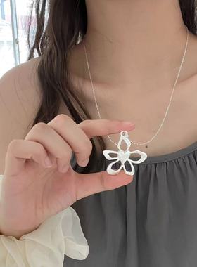 好饰镂空大花朵不锈钢项链清甜风个性时尚小众设计百搭花朵吊坠链