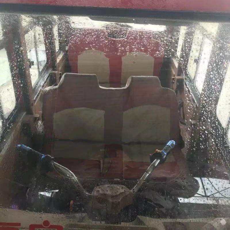 下雨天电动车雨棚防雨贴膜摩托三轮车挡风玻璃不挂水珠高清防水膜