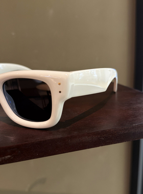 LAOPING复古方框太阳眼镜男女红色充气感百搭防紫外线高级感墨镜