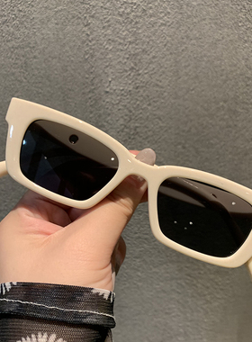 韩版复古小框墨镜男2020新款网红素颜黑色太阳镜女潮街拍时尚眼镜