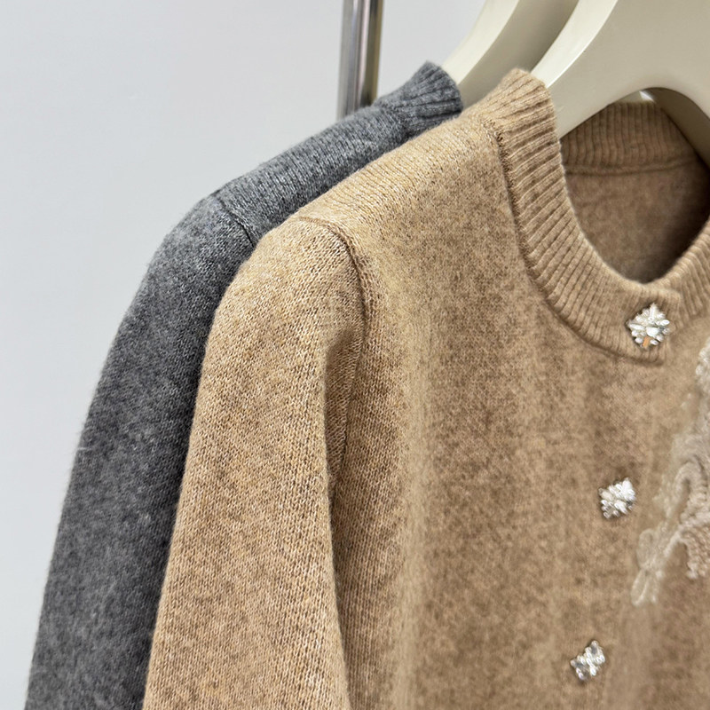 妈妈春装圆领毛衣外套2026新款羊毛针织开衫绣花中老年女婆婆上衣,淘宝优惠券,粉丝福利购,淘宝优惠卷