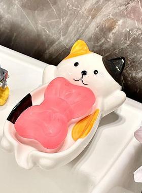 高档可爱三花猫香皂蝶高级轻奢香皂盒家用高档洗漱台沥水陶瓷摆件