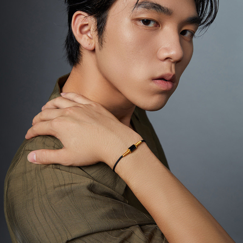 周六福金镶玉足金和田黑色复古手绳 周六福手饰