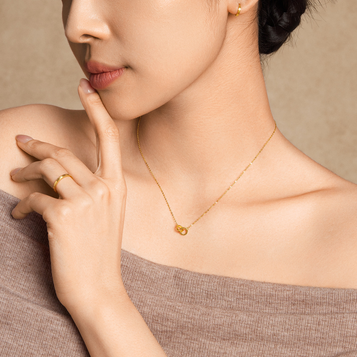 周六福18k项链环环相扣0.85g玫瑰金au750彩金锁骨链女节日礼物