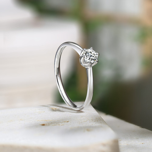 周六福k金钻戒炽恋六爪单镶璀璨0.5克拉求婚30分天然真钻石送女友 - 图1