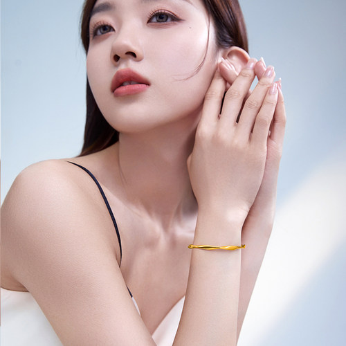 周六福莫比乌斯环黄金手镯女款5D计价足金镯子送女友节日礼物 - 图3