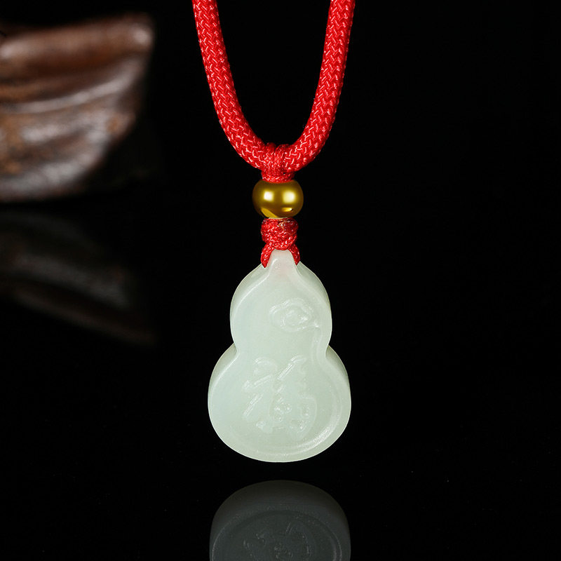 周六福足金金镶玉和田白玉葫芦挂坠 周六福颈饰