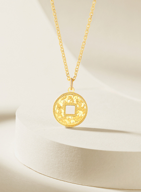 周六福项链女小铜币链坠S925银黄金色小众跨年礼物送女友