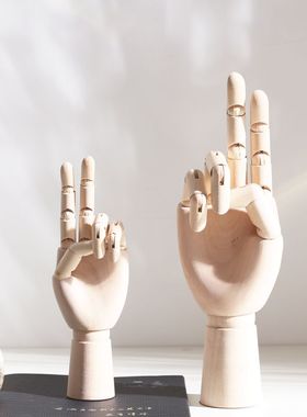 山树北欧风素描电视柜假手模型