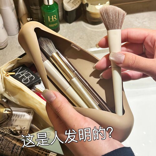终于有人设计出来了！硅胶化妆刷收纳包磁吸便携小型防尘刷子包女 - 图0