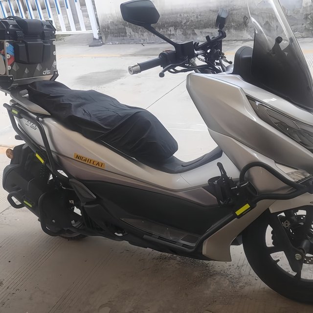 Motorcycle electric vehicle bumper anti-collision protection block UY Haojue UHR150AFR125 protective bar protection anti-fall block