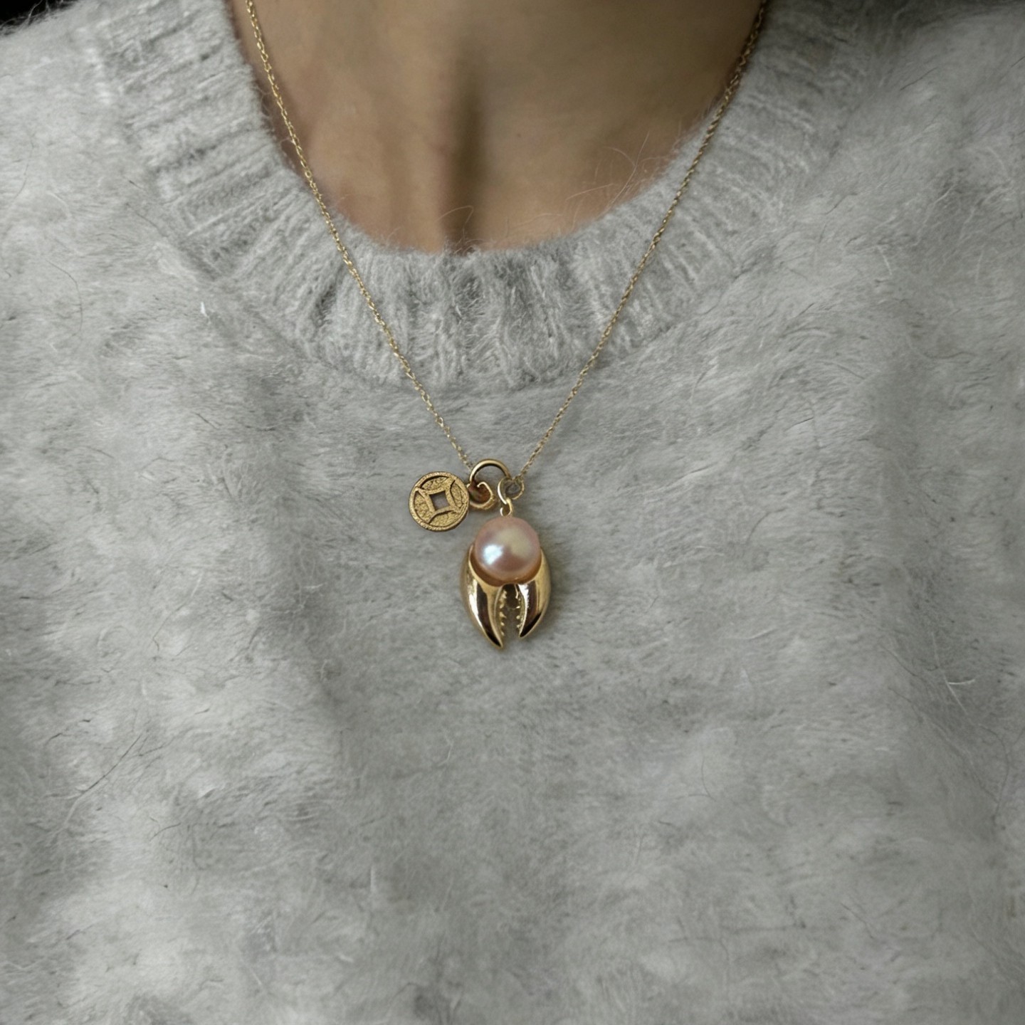 有钳花金色项链 天然淡水珍珠吊坠女 小众设计精致简约锁骨毛衣链,淘宝优惠券,粉丝福利购,淘宝优惠卷