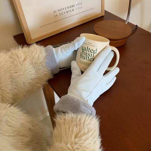 奶油系少女~陈奶奶简约治愈小熊加厚加绒保暖手套可触屏防水手套 - 图3