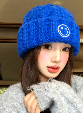 蓝色笑脸刺绣麻花粗针织毛线帽女