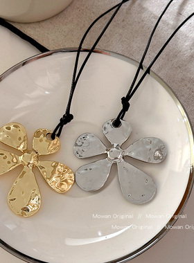 宋妍霏同款金属花朵吊坠项链