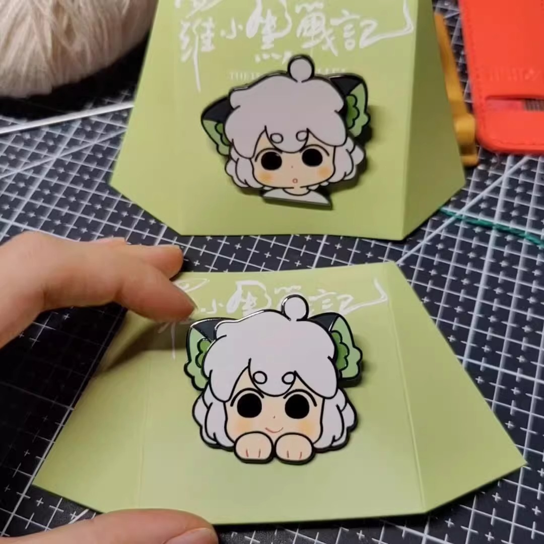 罗小黑战记2大电影周边超萌可动罗小黑金属徽章高颜值收藏纪念 - 图1