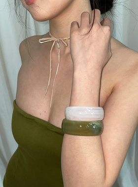 复古简约亚克力开口手镯