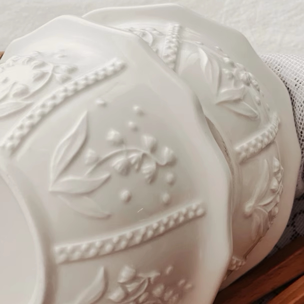 高颜值碗浮雕花型汤面铃兰饭碗手作喜庆精致家用景德镇陶瓷面碗