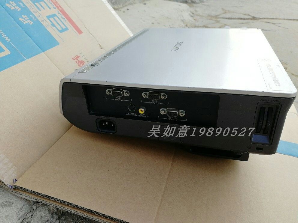 二手索尼cx130超高清1080p投影机 小意工作室总部投影机