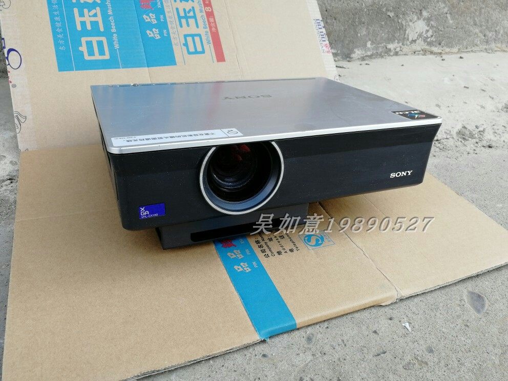 二手索尼cx130超高清1080p投影机 小意工作室总部投影机