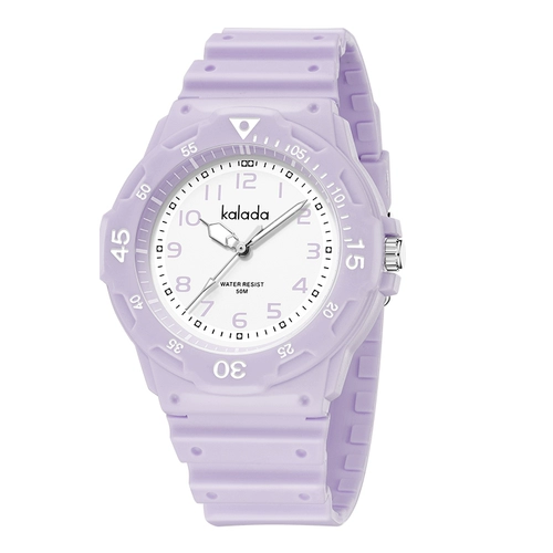 Экзамены за государственными служащими с часами мужчина и женщины младшие школьники Тенденция, простые и тихие вступительные экзамены