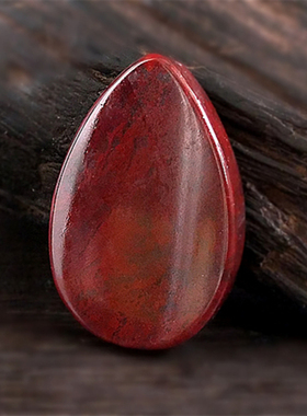 桂林鸡血玉男女玉石吊坠红色挂件