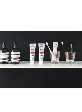 样板间卫生间浴室镜柜桌面阳台小摆件装饰品沐浴露分装瓶牙膏牙刷