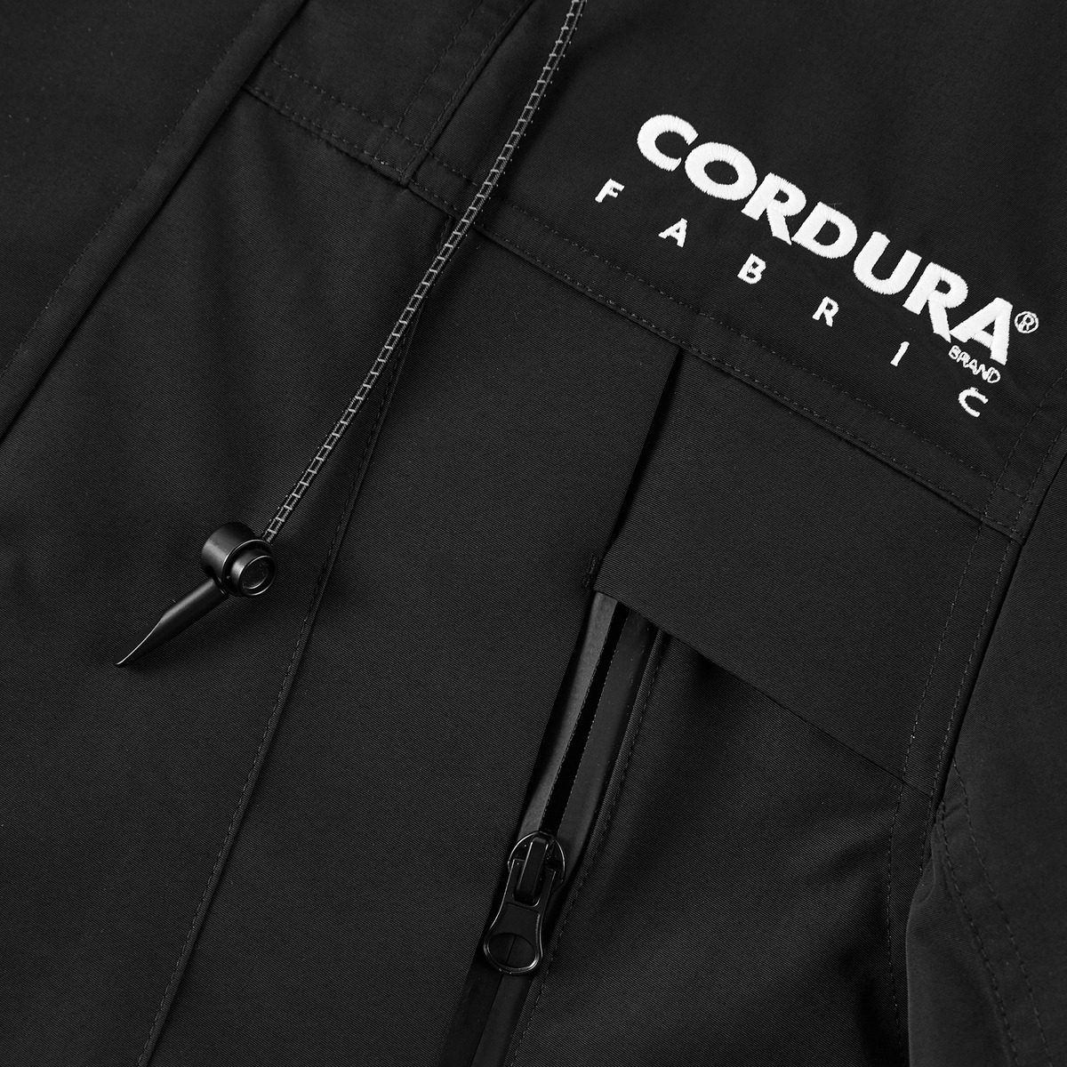 太平鸟男装冬季宽松休闲黑色男面料 太平鸟男装羽绒服