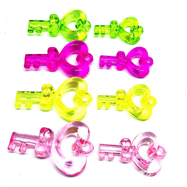 大小号玩具宝钻石亚克力彩色钥匙爱心吊坠DIY串珠塑料钥匙扣配件 - 图3