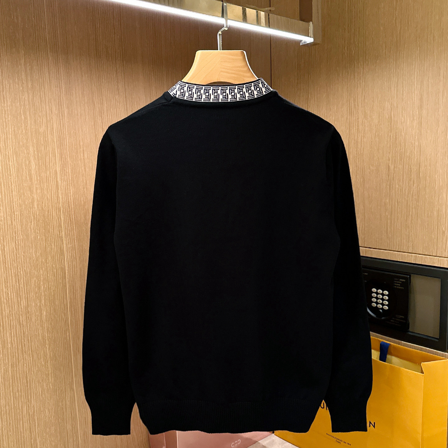 欧洲站潮流衣服男修身针织衫秋冬新款轻奢复古拼接螺纹圆领毛衣男,淘宝优惠券,粉丝福利购,淘宝优惠卷