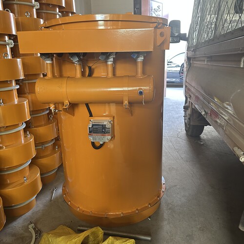 仓顶除尘水泥罐仓顶器圆形脉冲除尘器14芯搅拌站收尘器水泥仓除尘 - 图1