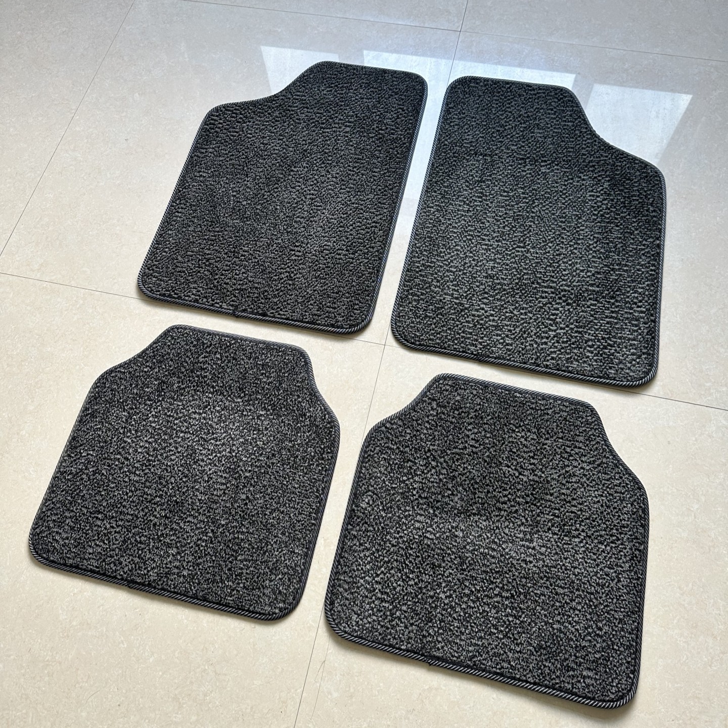 汽车绒面防滑脚垫大包围保护垫地毯垫SUV垫通用防水地垫阻燃耐磨 - 图1