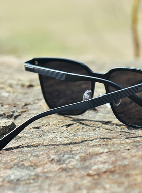 墨镜个性风超轻偏光眼镜特价包邮