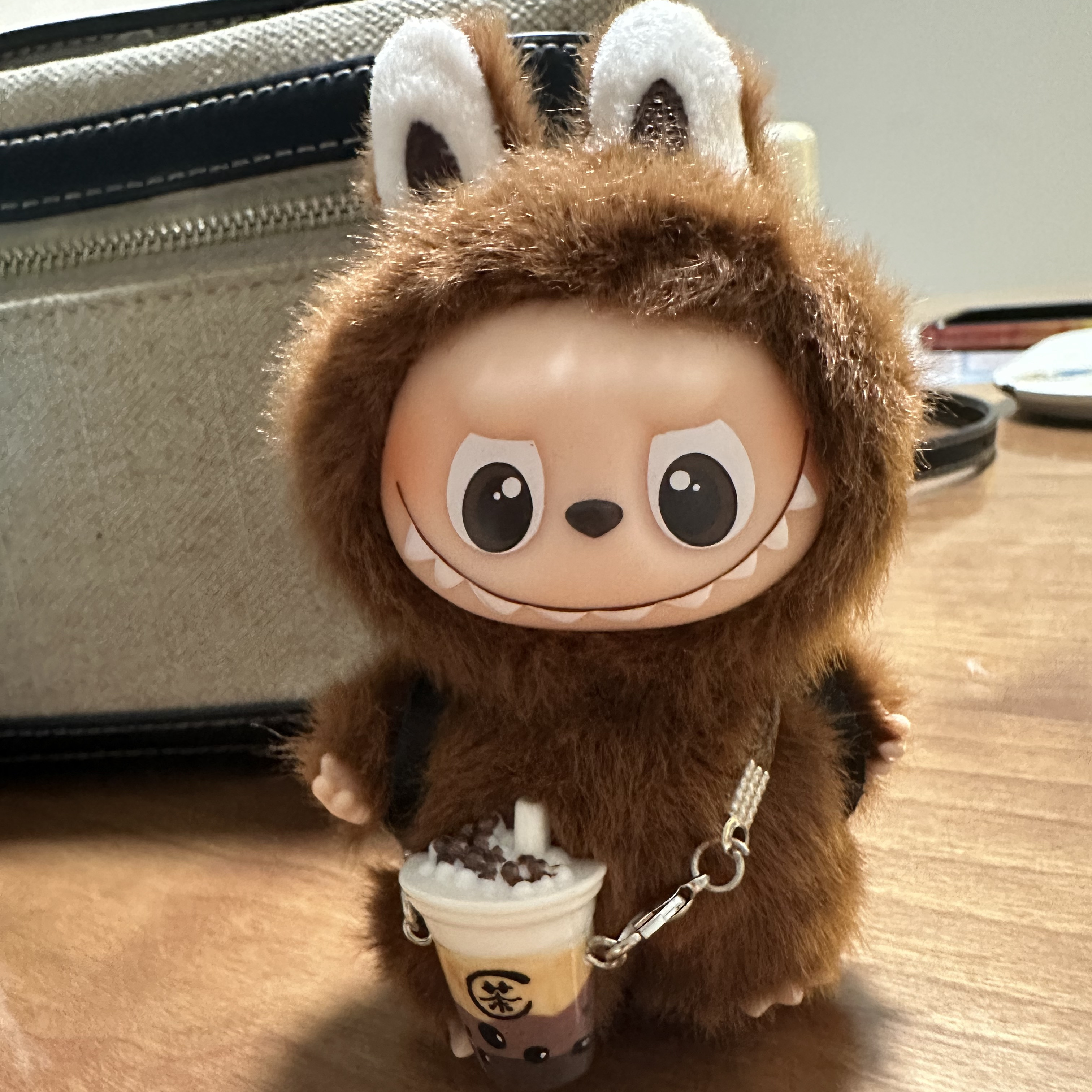 labubu迷你奶茶杯公仔娃娃配饰四代拉布布娃衣服挂件配件BJD娃娃 - 图0