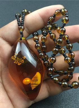 个性时尚仿琥珀吊坠项链气质男女情侣百搭毛衣链简约网红潮人挂件