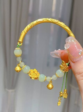 黄金色蝴蝶莲花手镯女2025新款福管半镯精致铃铛手串送女友礼