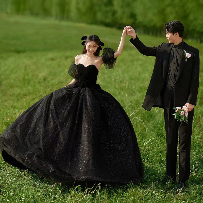 影楼主题服装外景草坪写真旅拍摄影抹胸彩纱拖尾复古黑色婚纱礼服