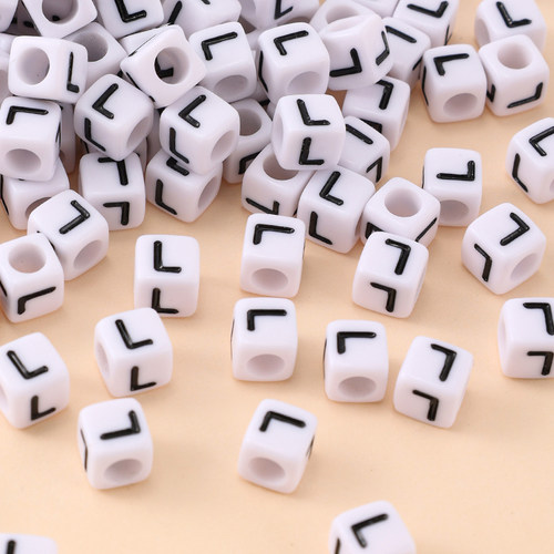6x6mm方珠白加黑亚克力散珠英文单字母diy饰品配件串珠钥匙扣手链 - 图0