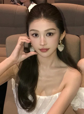 法式高级感白色爱心耳环女