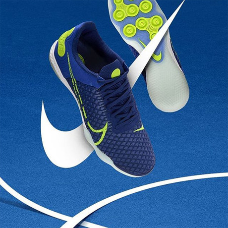 nike flat sole football shoes