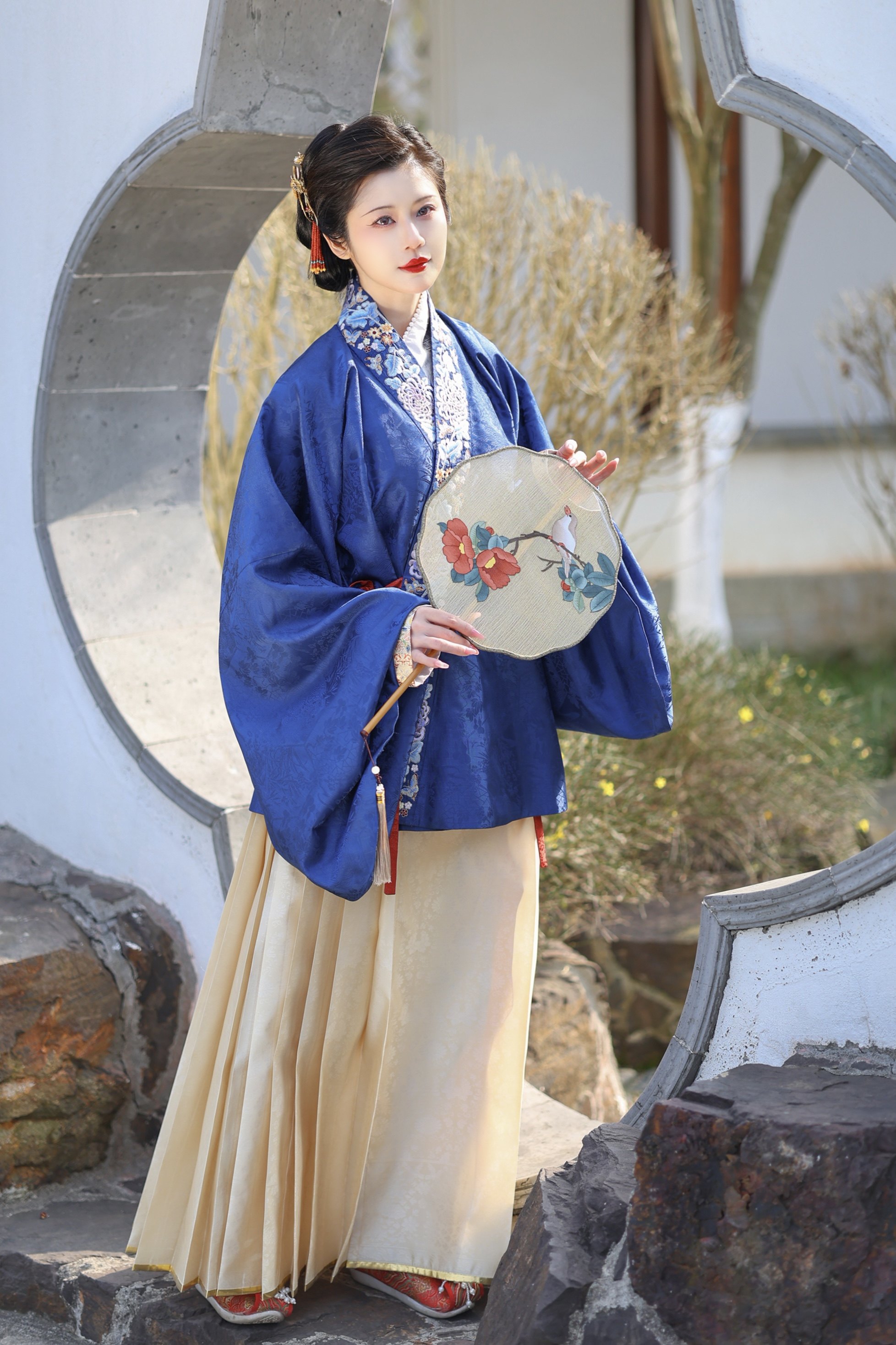 囿春【六六折清仓】雀上心头 素色暗纹纱马面裙 - 图0