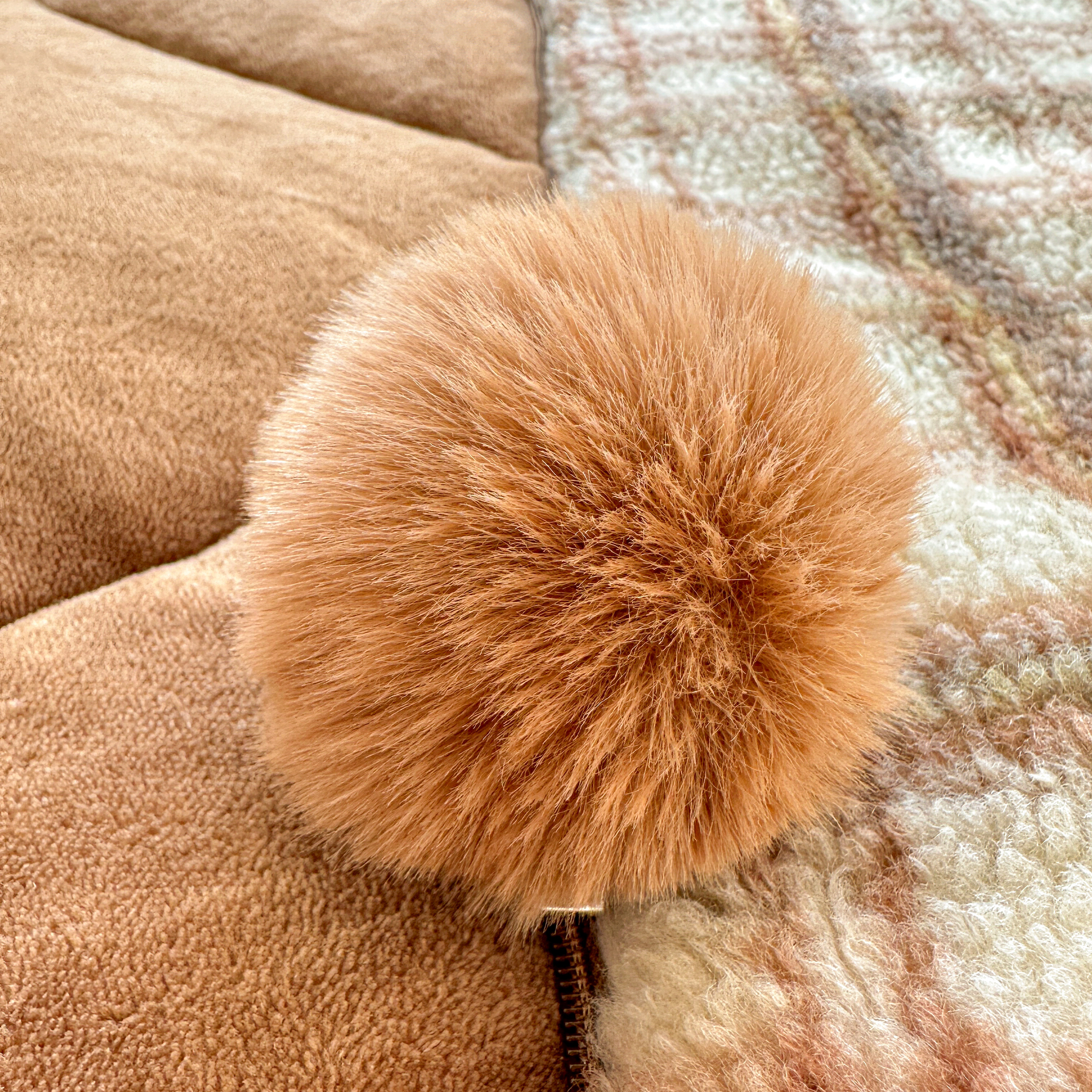 格子牛奶绒抱枕被子两用午睡秋冬加厚保暖车用靠垫枕头毯二合一新,淘宝优惠券,粉丝福利购,淘宝优惠卷