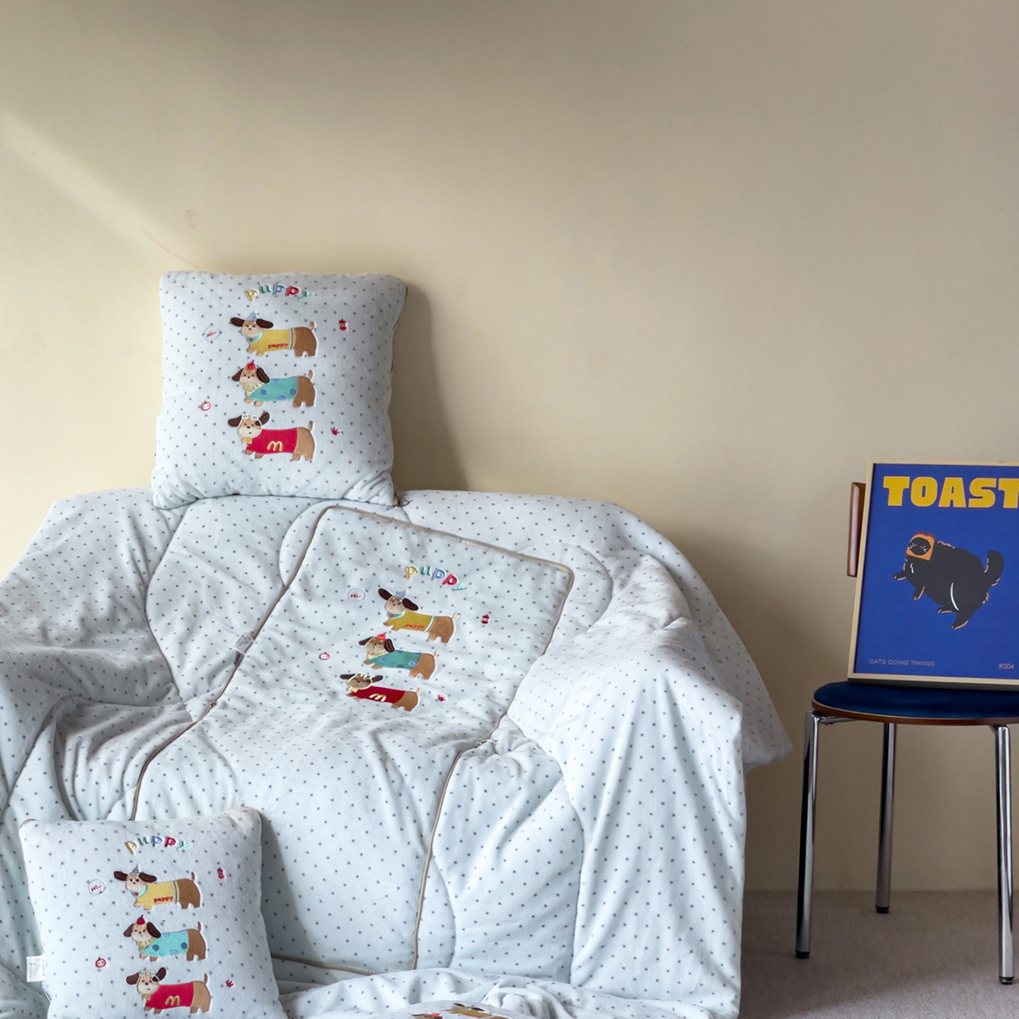 牛奶绒腊肠狗抱枕被子两用二合一车载靠垫办公室午休沙发二合一冬,淘宝优惠券,粉丝福利购,淘宝优惠卷