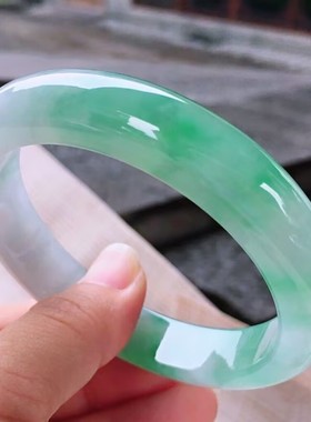 爆款白飘花手镯浅绿色少女镯子冰透精美浅女款手镯时尚百搭