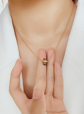 轻奢橄榄绿锆石钛钢项链女