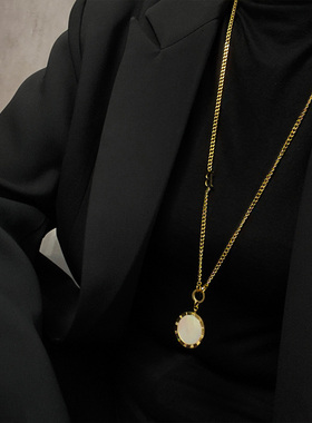 复古毛衣链双面圆牌吊坠